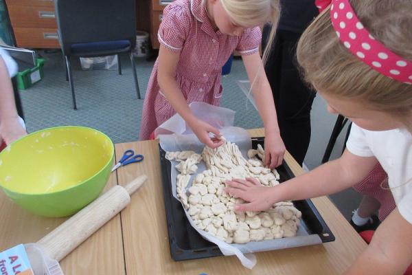 Elm class making our harvest loaf
